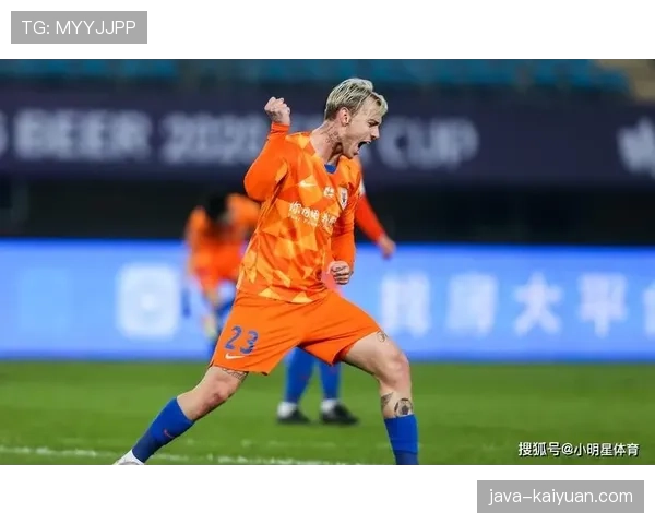 卡卡接管中场直塞撕对方后防线本赛季较以往更插上